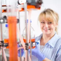 Estry owocowe: Przewodnik po syntezie zapachów w laboratorium