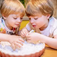 Chemia dla dzieci: 5 bezpiecznych eksperymentów z kuchni!