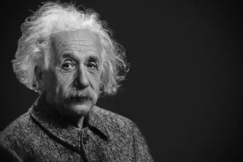 E=mc² w praktyce: Jak wzór Einsteina zmienia nasz świat?