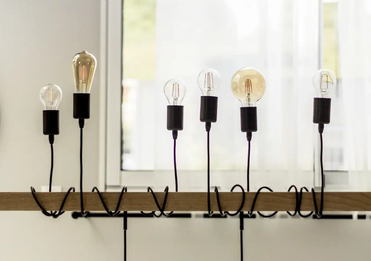 różne rodzaje lamp z gazami szlachetnymi
